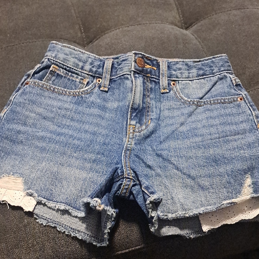 Old Navy Denim Blue Women's Shorts. Size 12 Runs Smaller